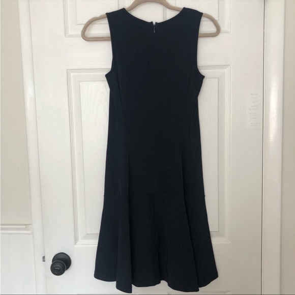 Theory Nikay Sleeveless Dress - Picture 7 of 9